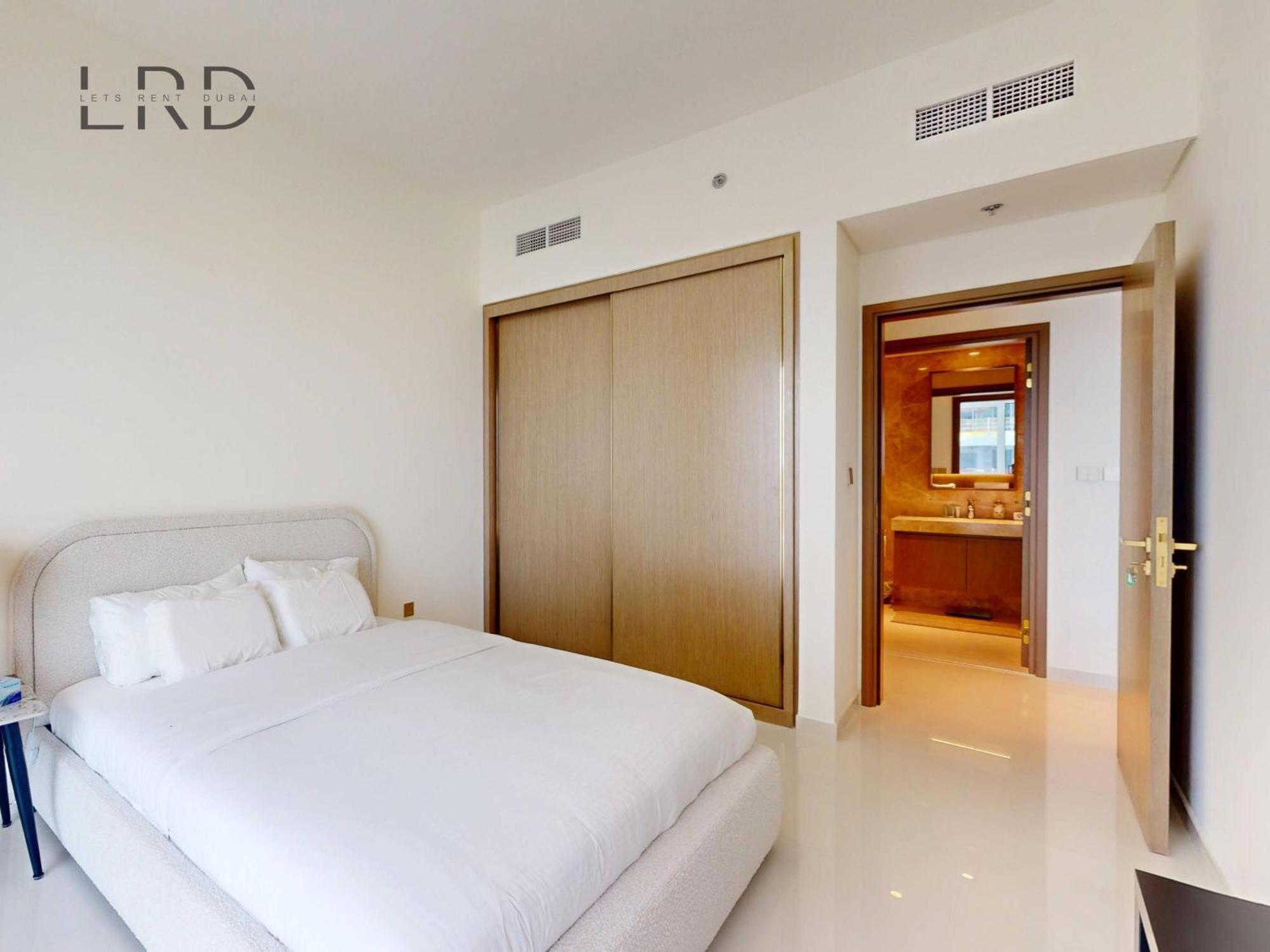 Waterfront 1br With Private Access Dubai