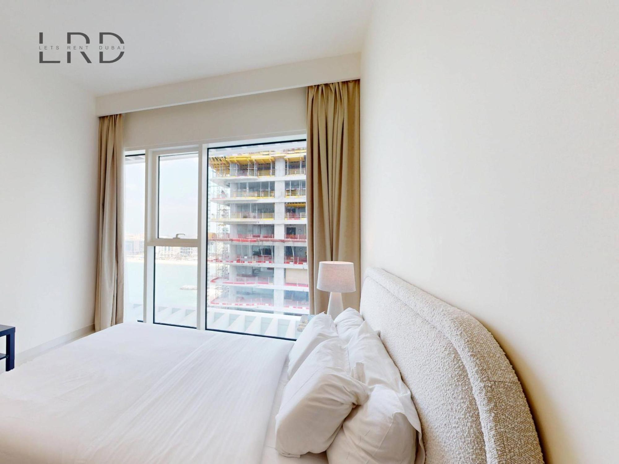 Apartment Waterfront 1br With Private Access *